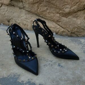 Valentino RockStud Pumps Black • Size 38